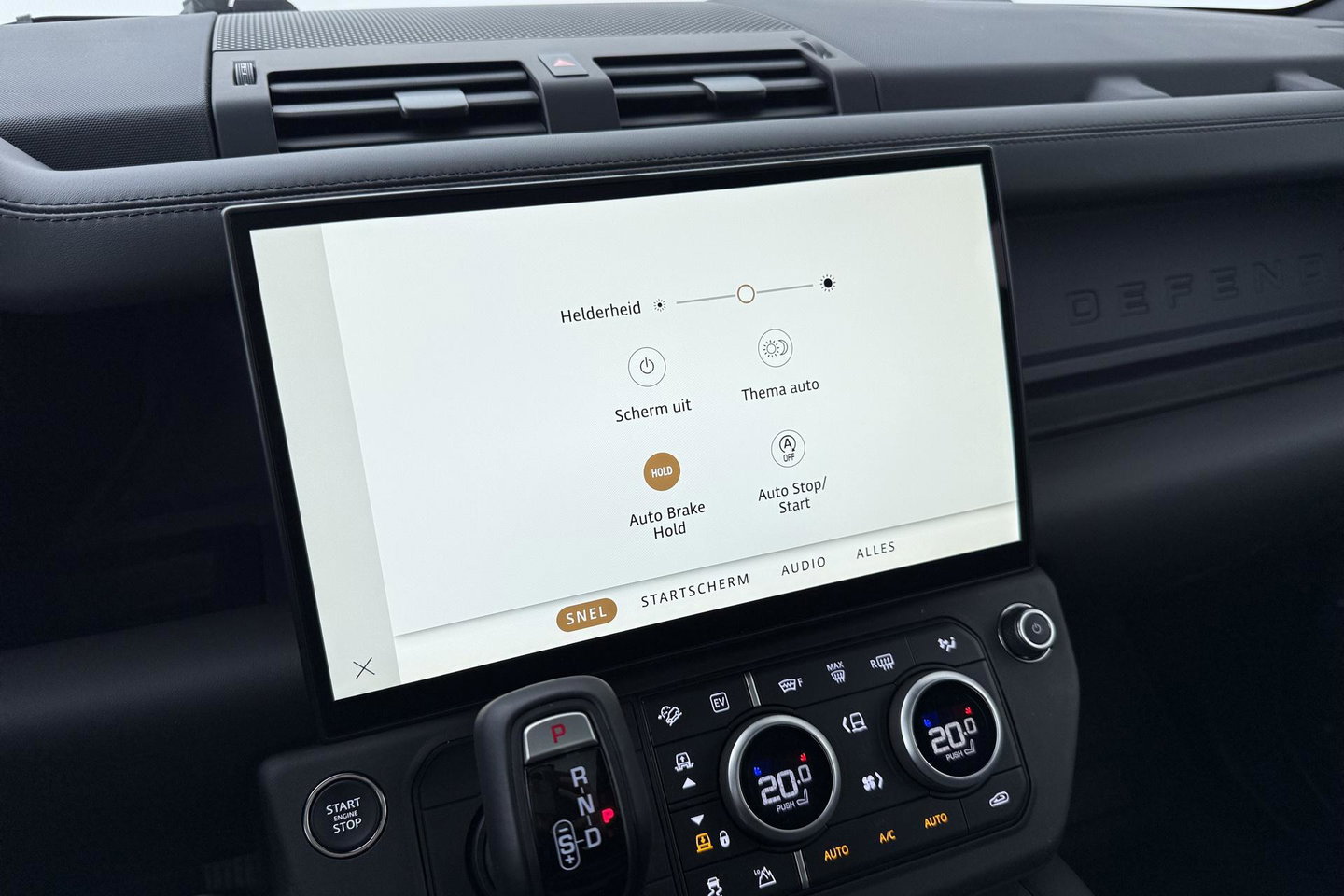 Land Rover Defender 110 P300e X-Dynamic HSE | Luchtvering | Stoelventilatie | Trekhaak | 360° Camera | Meridian | Stoel+Stuurverwarming | ACC