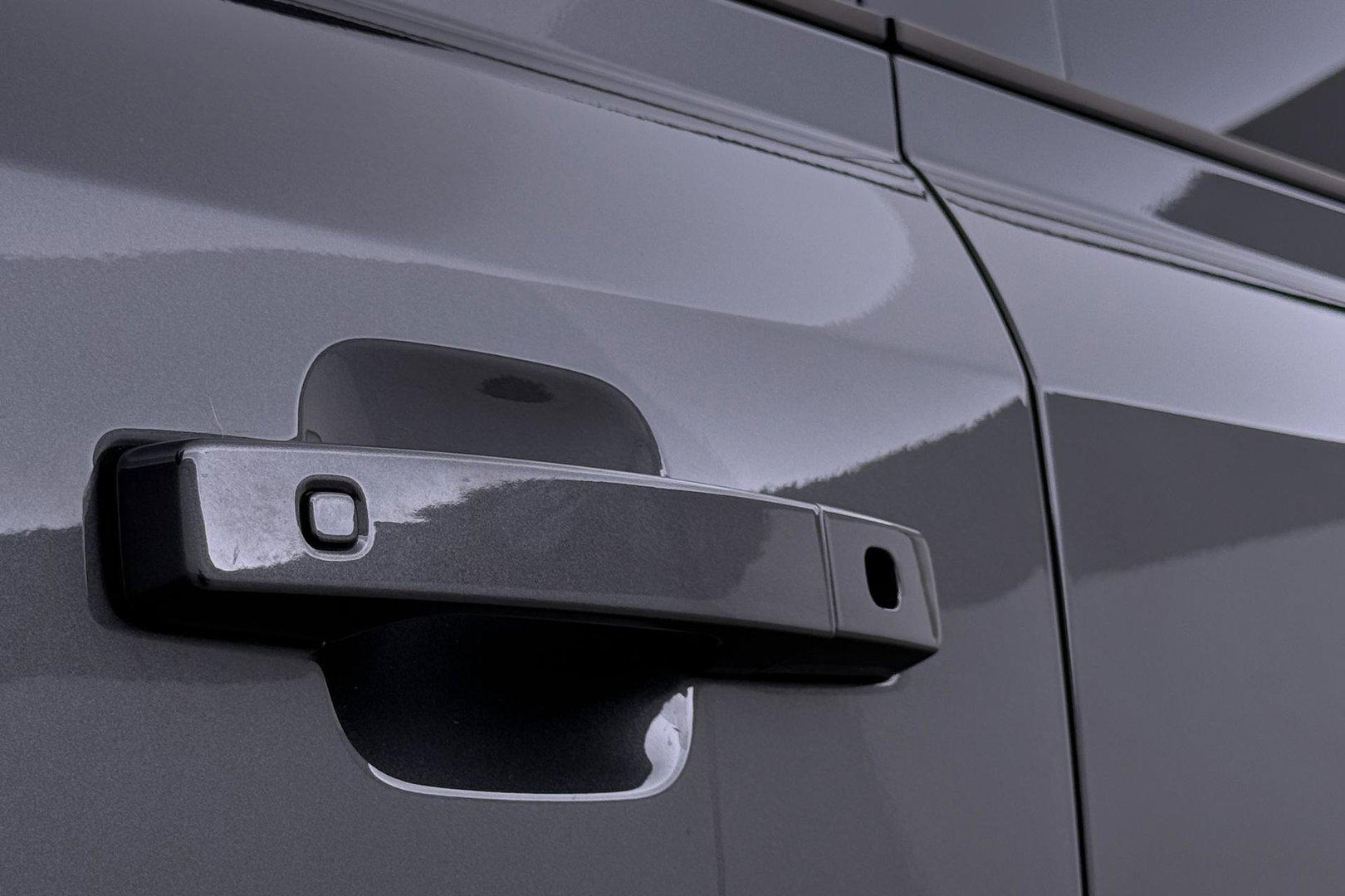 Land Rover Defender 110 P300e X-Dynamic HSE | Luchtvering | Stoelventilatie | Trekhaak | 360° Camera | Meridian | Stoel+Stuurverwarming | ACC