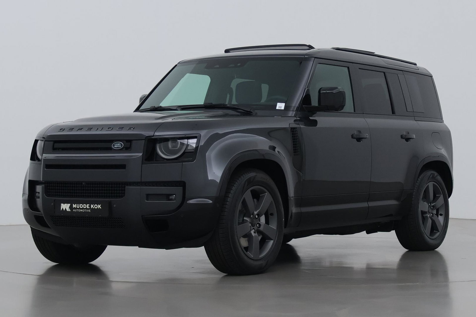 Land Rover Defender 110 P300e X-Dynamic HSE | Luchtvering | Stoelventilatie | Trekhaak | 360° Camera | Meridian | Stoel+Stuurverwarming | ACC
