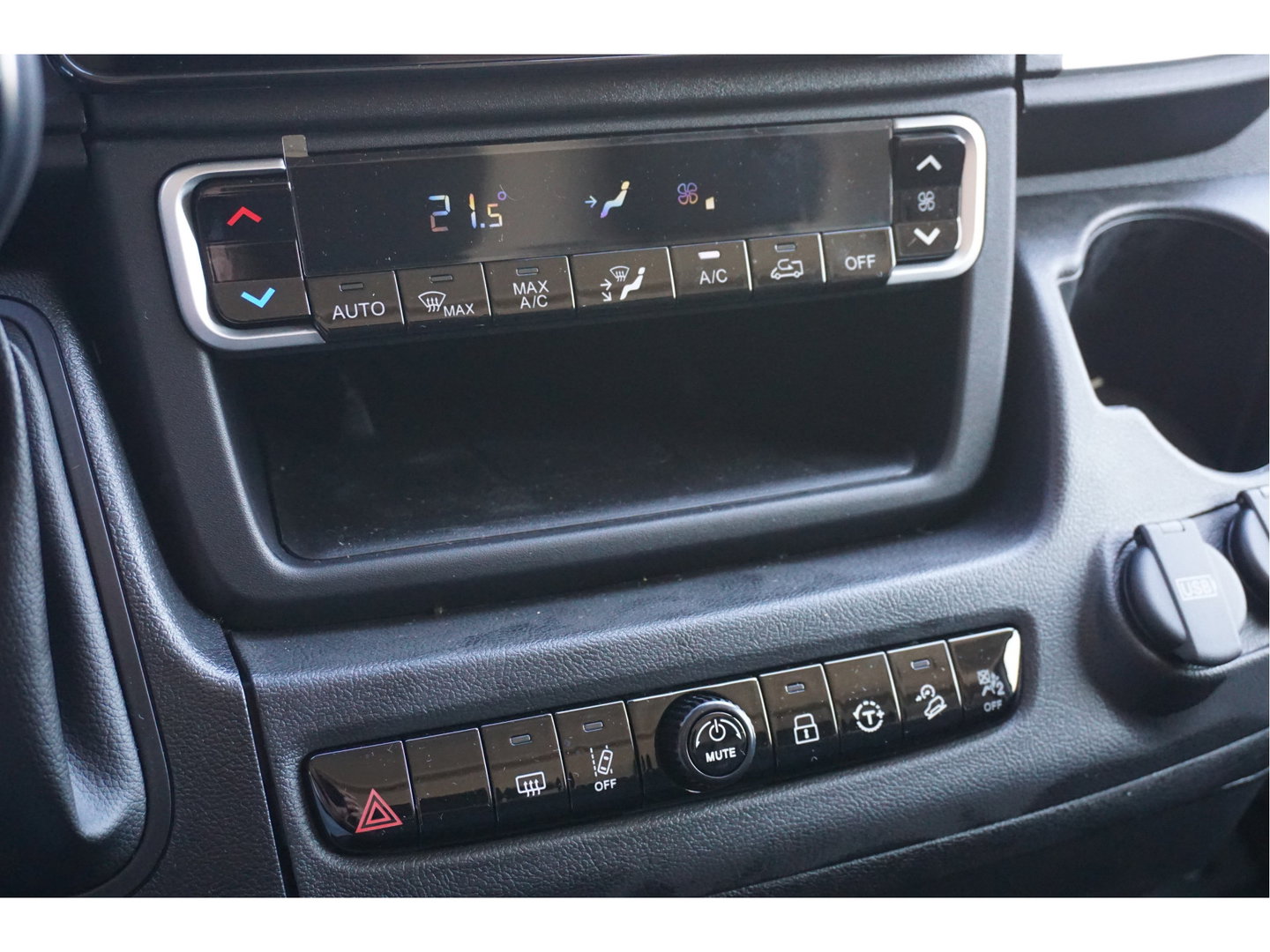 Citroën Jumper 35 2.2 EAT8 140PK Automaat L3H2 BPM VRIJ!! 10" Navi, Climate, Camera, LED, 270º Deur Betimmering!! NR. J075*