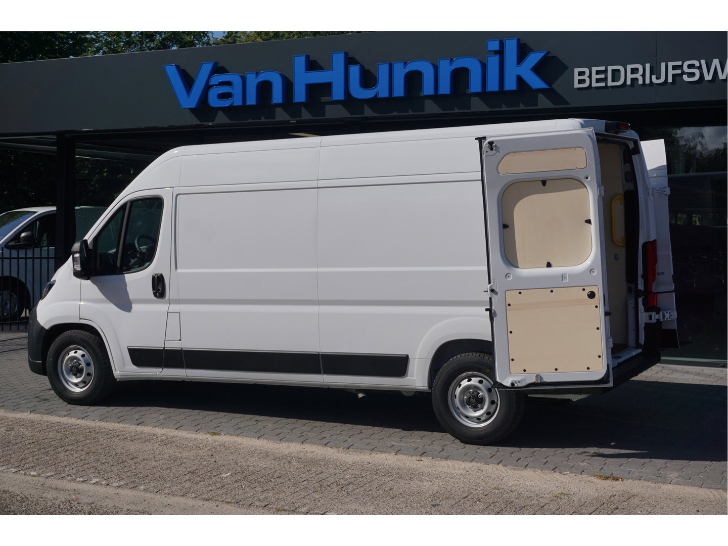 Citroën Jumper 35 2.2 EAT8 140PK Automaat L3H2 BPM VRIJ!! 10" Navi, Climate, Camera, LED, 270º Deur Betimmering!! NR. J075*