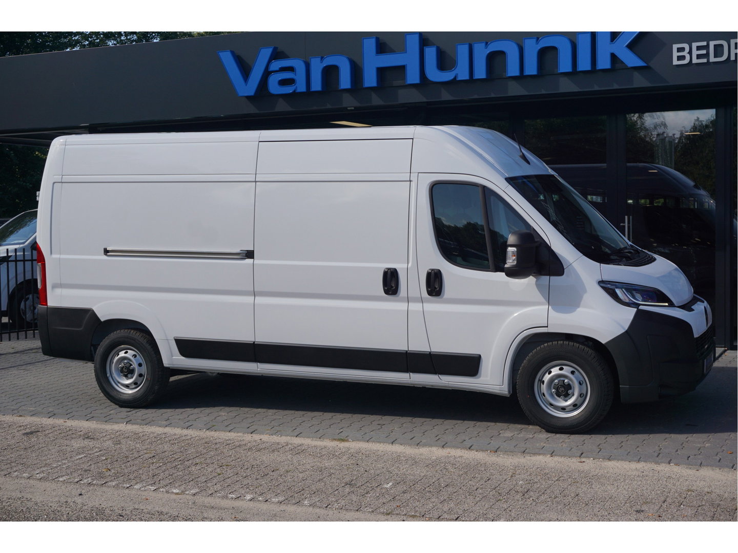 Citroën Jumper 35 2.2 EAT8 140PK Automaat L3H2 BPM VRIJ!! 10" Navi, Climate, Camera, LED, 270º Deur Betimmering!! NR. J075*