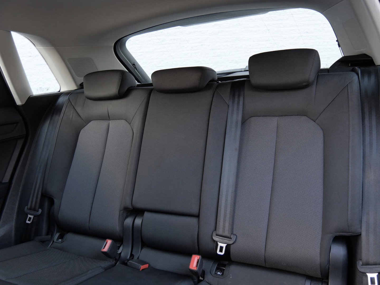 Audi Q3 35TFSi BUSINESS ED/ ADAPTIVE CRUISE/ CARPLAY/ STOELVERWARMING