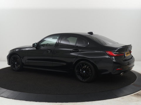 BMW 3-serie 320i Executive Edition | Half leder | Cruise control | Navigatie | Bluetooth | Carplay | Park assist | Interieurverlichting | Virtueel dashboard | Climate control | Full LED | 18" velgen