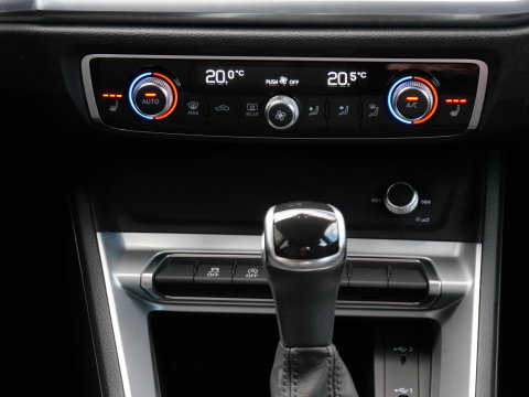 Audi Q3 35TFSi BUSINESS ED/ ADAPTIVE CRUISE/ CARPLAY/ STOELVERWARMING