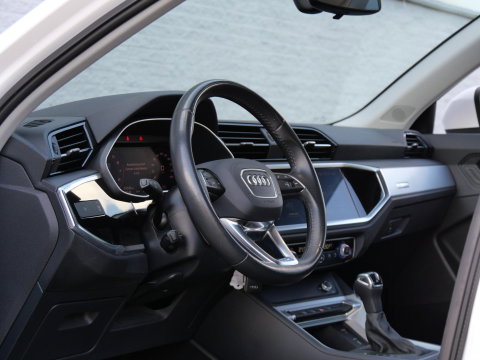 Audi Q3 35TFSi BUSINESS ED/ ADAPTIVE CRUISE/ CARPLAY/ STOELVERWARMING