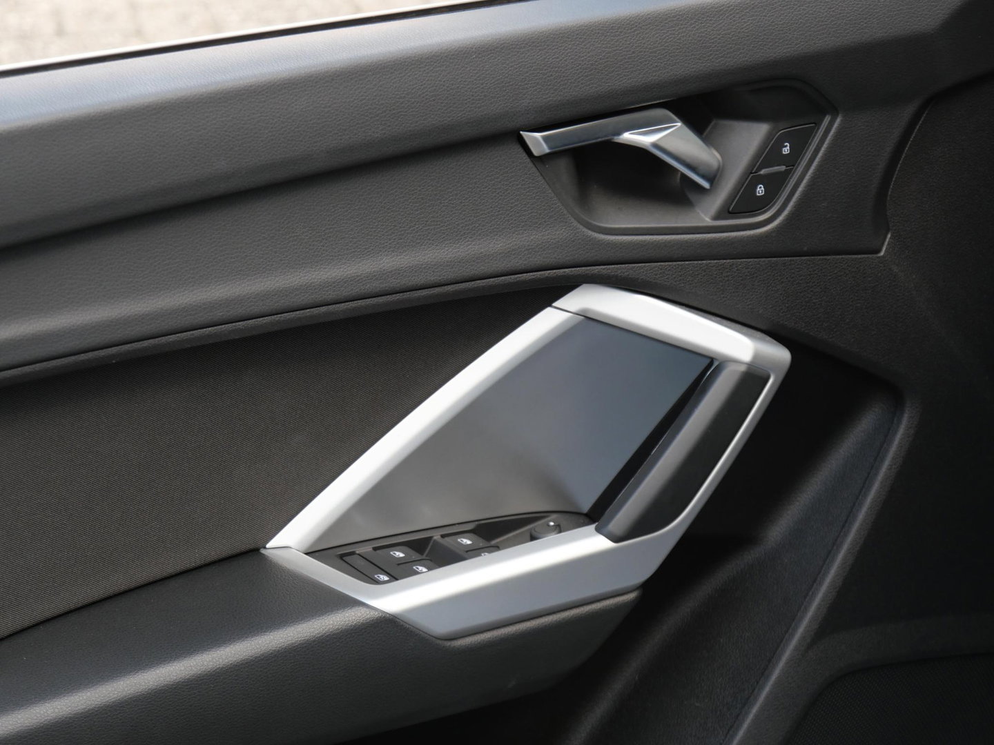 Audi Q3 35TFSi BUSINESS ED/ ADAPTIVE CRUISE/ CARPLAY/ STOELVERWARMING