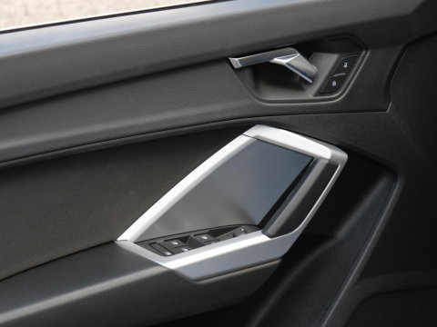 Audi Q3 35TFSi BUSINESS ED/ ADAPTIVE CRUISE/ CARPLAY/ STOELVERWARMING