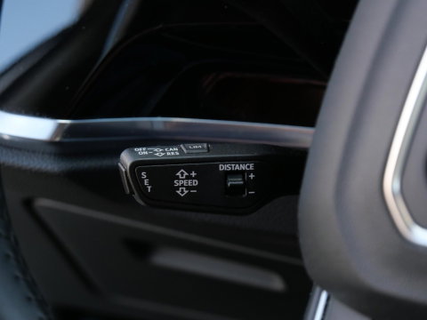 Audi Q3 35TFSi BUSINESS ED/ ADAPTIVE CRUISE/ CARPLAY/ STOELVERWARMING