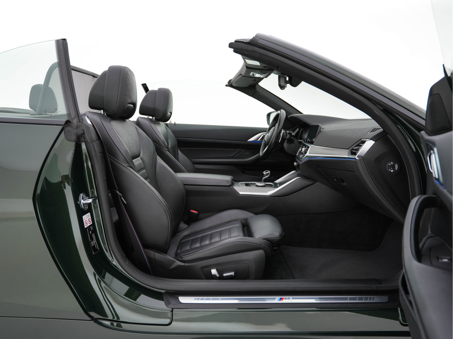 BMW 4 Serie Cabrio M440i xDrive High Executive (INCL-BTW) *LEATHER | LASER-LED | MEMORY-PACK | DIGI-COCKPIT | KEYLESS | HIFI-SOUND | SHIFTPADDLES | CAMERA | DAB | NAVI-FULLMAP | AMBIENTLIGHT | HEAD-UP | TOWBAR | 19''ALU*