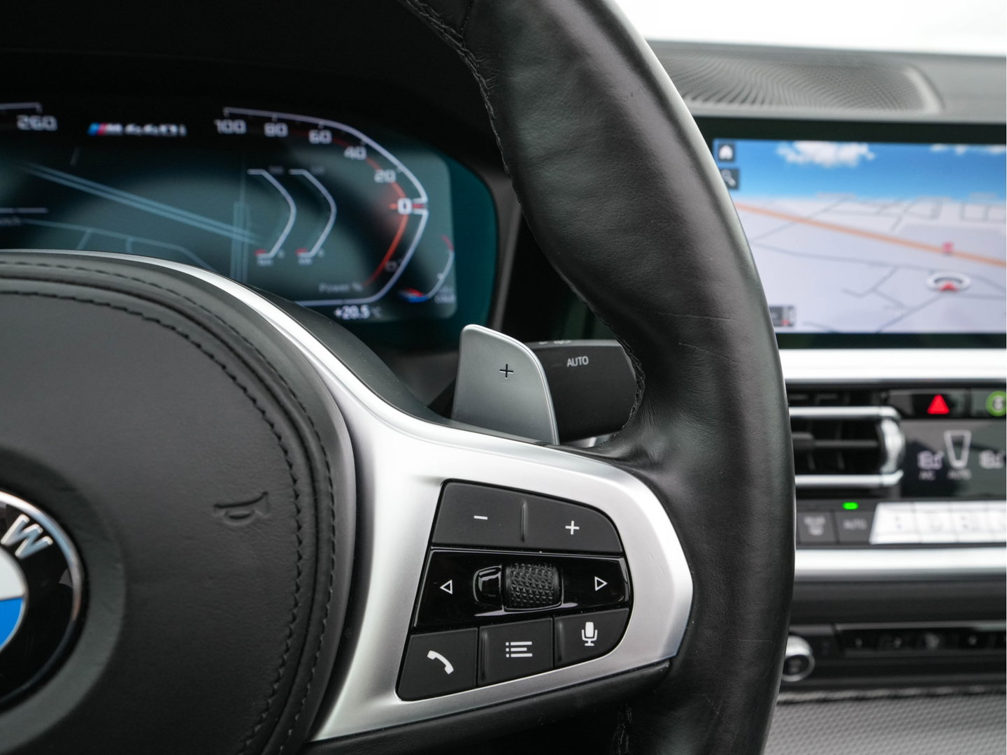 BMW 4 Serie Cabrio M440i xDrive High Executive (INCL-BTW) *LEATHER | LASER-LED | MEMORY-PACK | DIGI-COCKPIT | KEYLESS | HIFI-SOUND | SHIFTPADDLES | CAMERA | DAB | NAVI-FULLMAP | AMBIENTLIGHT | HEAD-UP | TOWBAR | 19''ALU*