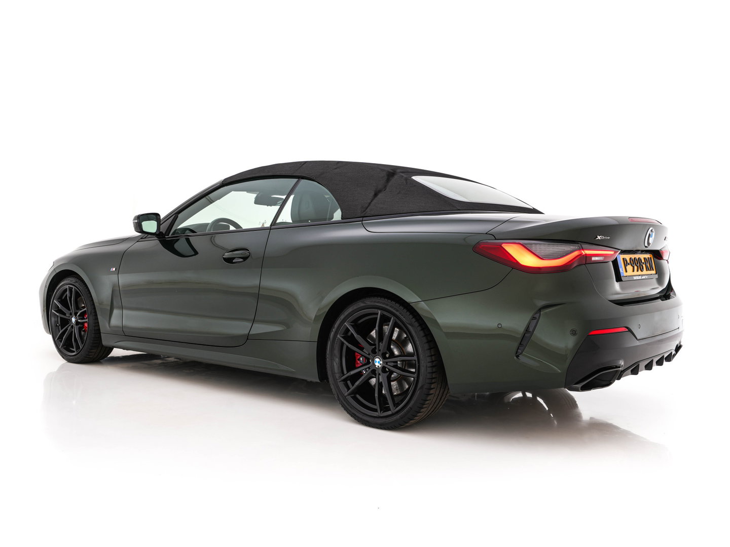 BMW 4 Serie Cabrio M440i xDrive High Executive (INCL-BTW) *LEATHER | LASER-LED | MEMORY-PACK | DIGI-COCKPIT | KEYLESS | HIFI-SOUND | SHIFTPADDLES | CAMERA | DAB | NAVI-FULLMAP | AMBIENTLIGHT | HEAD-UP | TOWBAR | 19''ALU*
