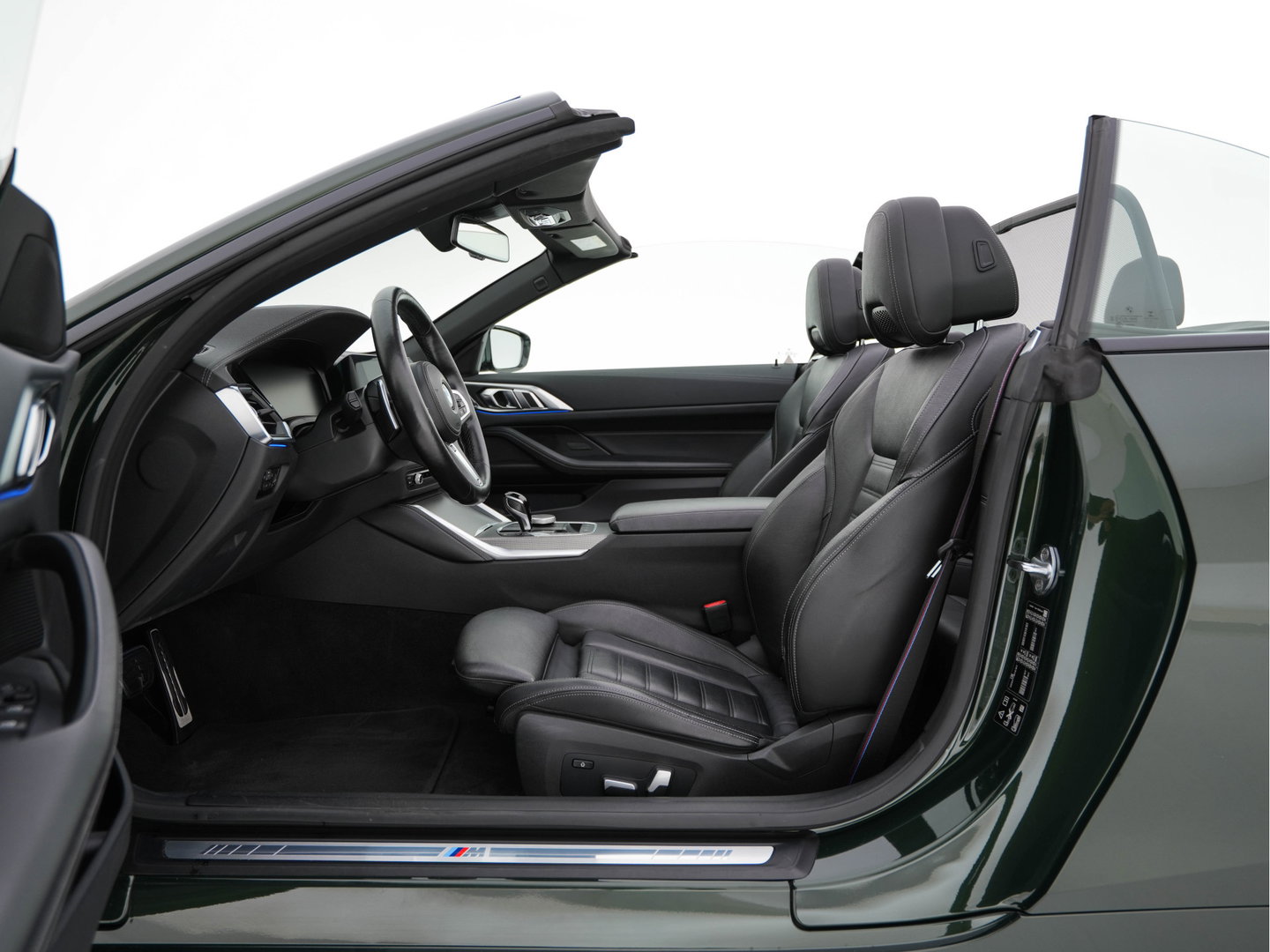 BMW 4 Serie Cabrio M440i xDrive High Executive (INCL-BTW) *LEATHER | LASER-LED | MEMORY-PACK | DIGI-COCKPIT | KEYLESS | HIFI-SOUND | SHIFTPADDLES | CAMERA | DAB | NAVI-FULLMAP | AMBIENTLIGHT | HEAD-UP | TOWBAR | 19''ALU*