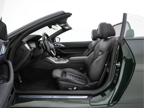 BMW 4 Serie Cabrio M440i xDrive High Executive (INCL-BTW) *LEATHER | LASER-LED | MEMORY-PACK | DIGI-COCKPIT | KEYLESS | HIFI-SOUND | SHIFTPADDLES | CAMERA | DAB | NAVI-FULLMAP | AMBIENTLIGHT | HEAD-UP | TOWBAR | 19''ALU*