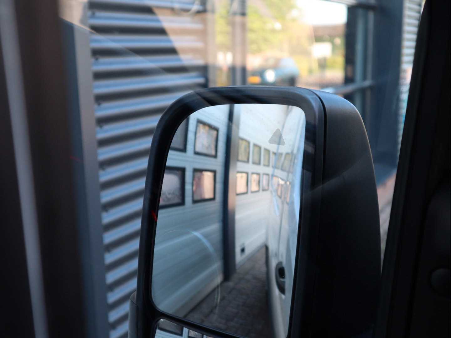 Mercedes-Benz Sprinter 317 CDI Automaat L2H2 RWD - LED - Mbux - Camera