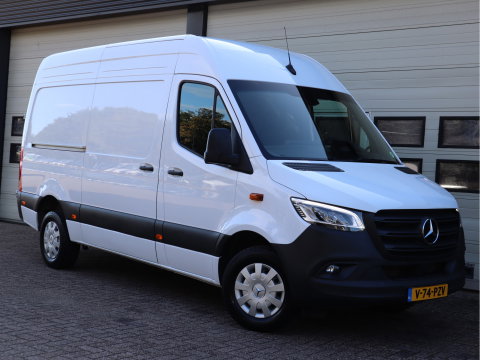 Mercedes-Benz Sprinter 317 CDI Automaat L2H2 RWD - LED - Mbux - Camera