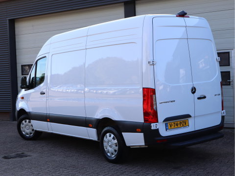 Mercedes-Benz Sprinter 317 CDI Automaat L2H2 RWD - LED - Mbux - Camera