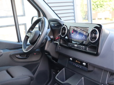 Mercedes-Benz Sprinter 317 CDI Automaat L2H2 RWD - LED - Mbux - Camera