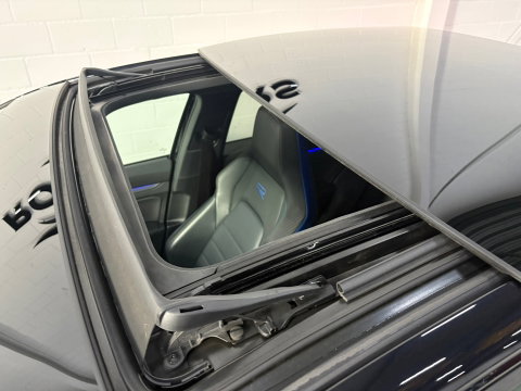 Volkswagen Golf 2.0 TSI R 4Motion