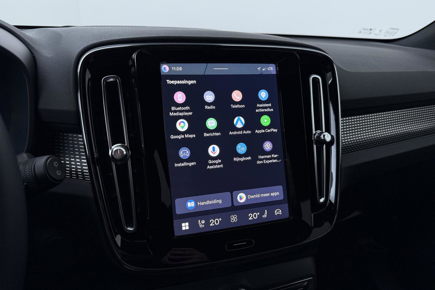Volvo EX40 Single Motor Extended Range Plus | 82 kWh | Harman/Kardon | ACC | 360° Camera | Warmtepomp | Keyless | Stoel+Stuurverwarming | 19 inch