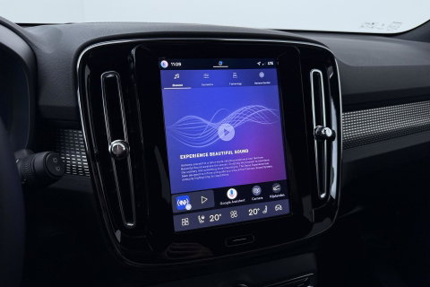 Volvo EX40 Single Motor Extended Range Plus | 82 kWh | Harman/Kardon | ACC | 360° Camera | Warmtepomp | Keyless | Stoel+Stuurverwarming | 19 inch