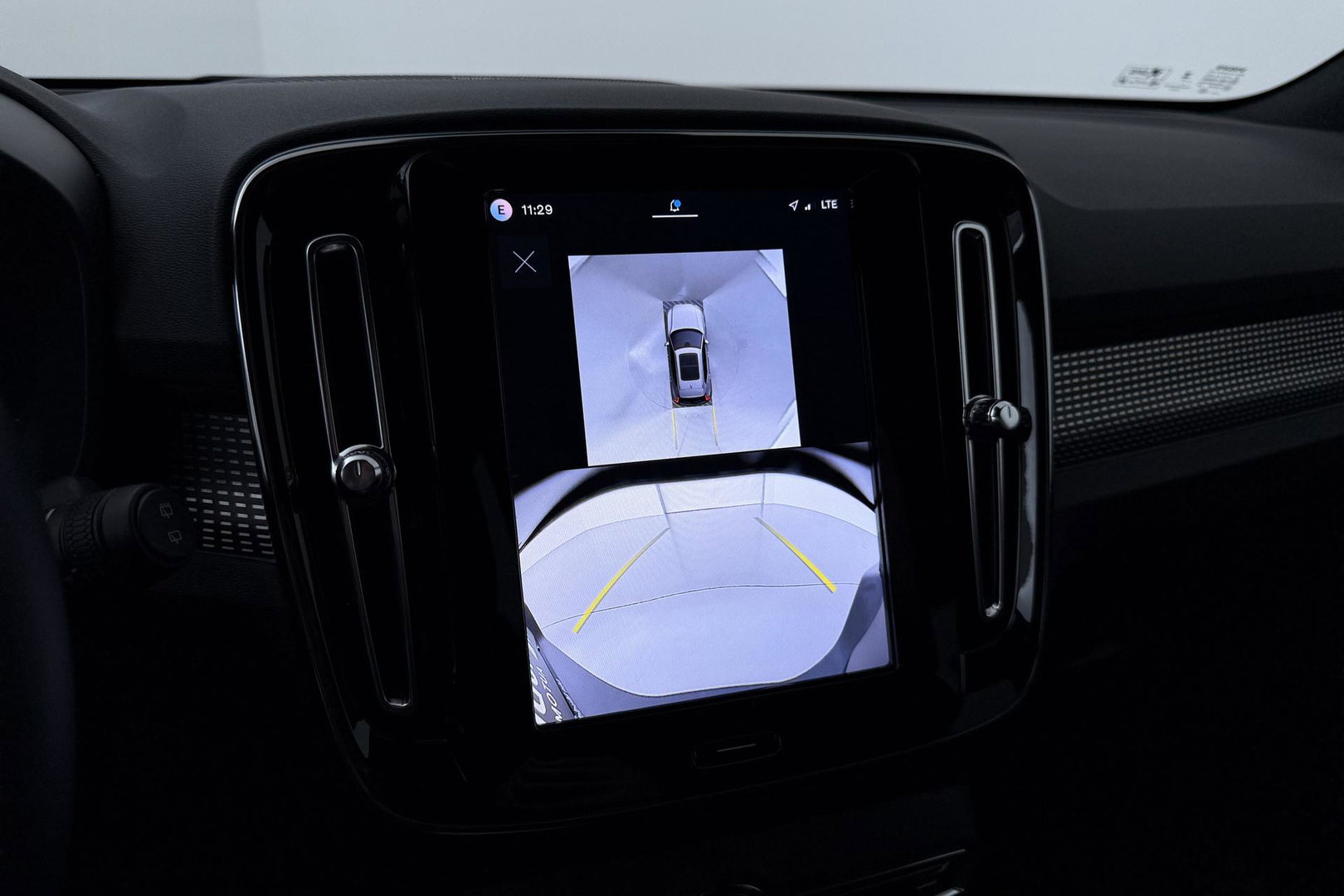 Volvo EX40 Single Motor Extended Range Plus | 82 kWh | Harman/Kardon | ACC | 360° Camera | Warmtepomp | Keyless | Stoel+Stuurverwarming | 19 inch