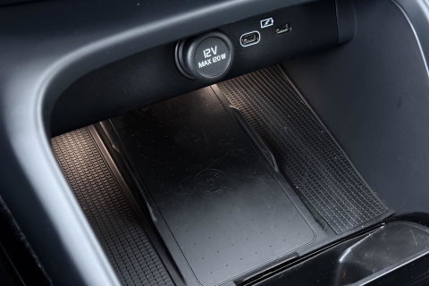 Volvo EX40 Single Motor Extended Range Plus | 82 kWh | Harman/Kardon | ACC | 360° Camera | Warmtepomp | Keyless | Stoel+Stuurverwarming | 19 inch