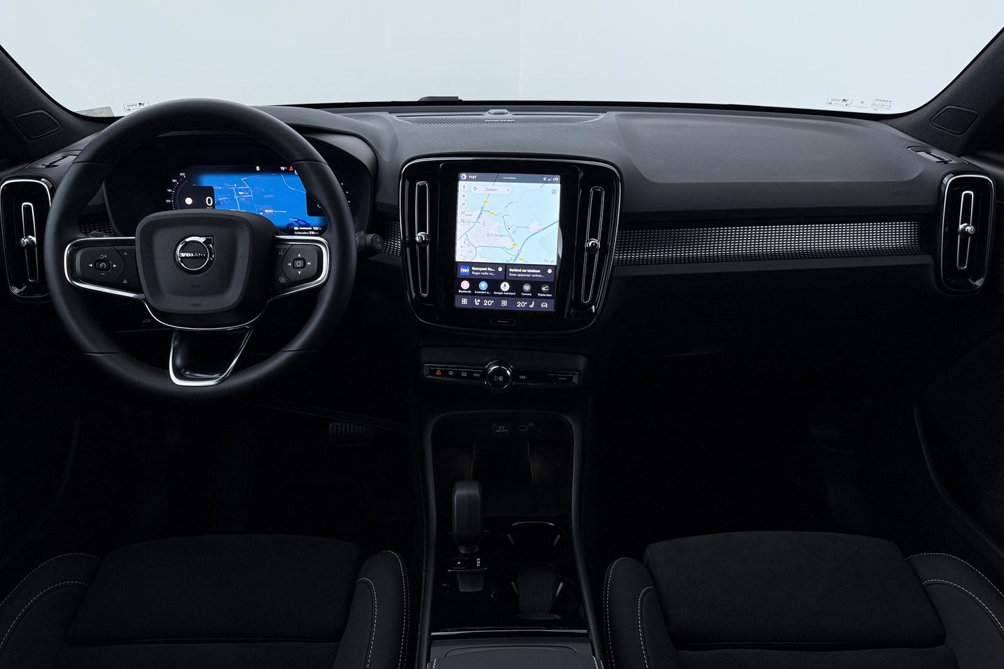 Volvo EX40 Single Motor Extended Range Plus | 82 kWh | Harman/Kardon | ACC | 360° Camera | Warmtepomp | Keyless | Stoel+Stuurverwarming | 19 inch