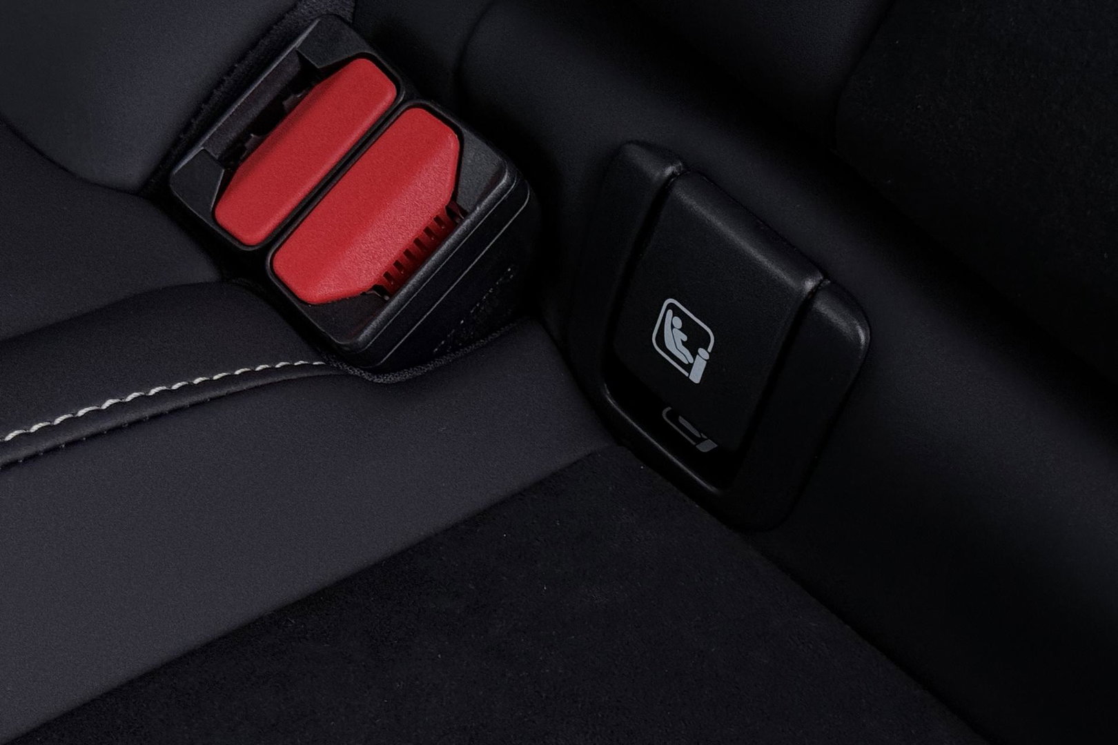Volvo EX40 Single Motor Extended Range Plus | 82 kWh | Harman/Kardon | ACC | 360° Camera | Warmtepomp | Keyless | Stoel+Stuurverwarming | 19 inch