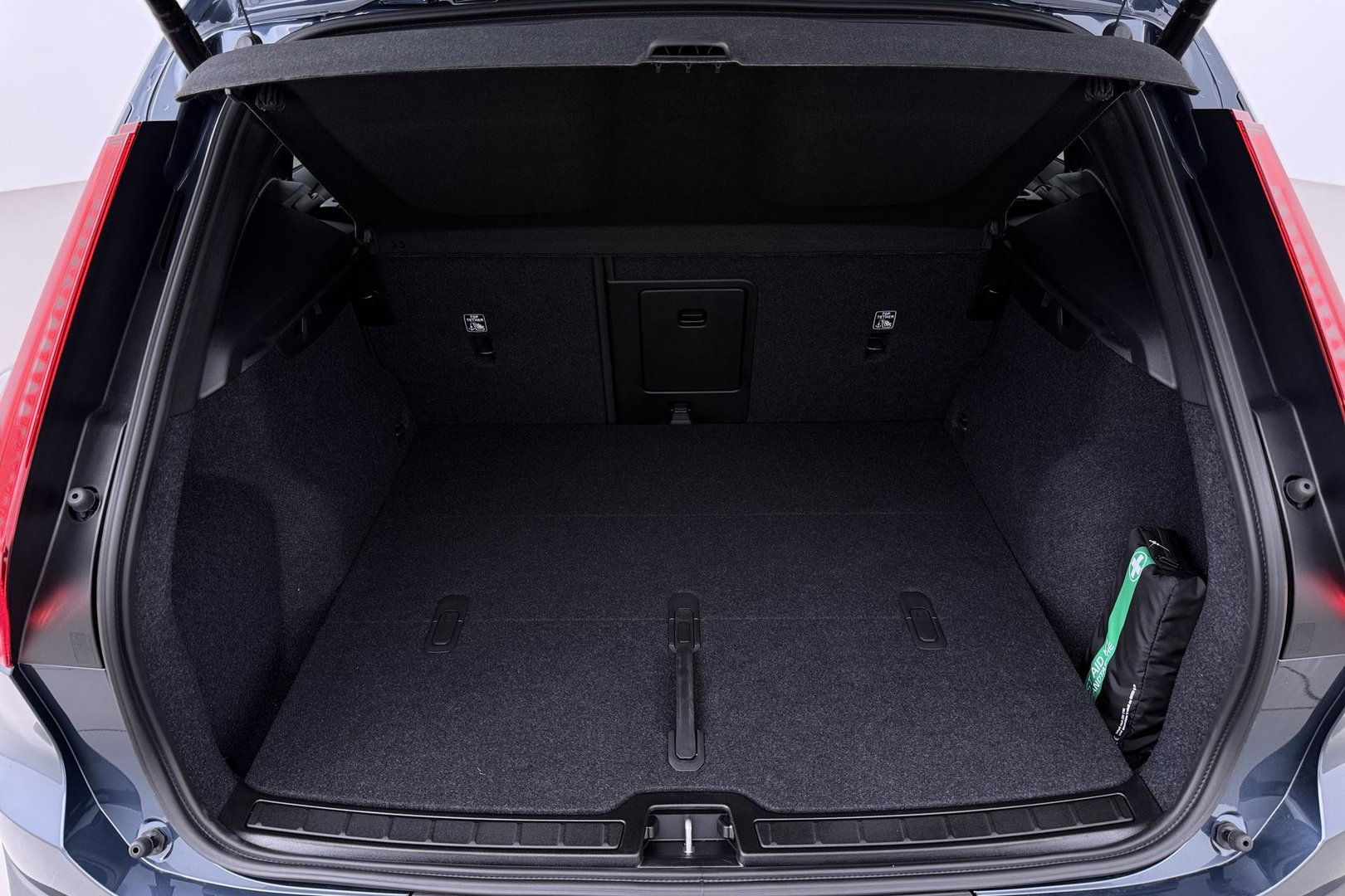 Volvo EX40 Single Motor Extended Range Plus | 82 kWh | Harman/Kardon | ACC | 360° Camera | Warmtepomp | Keyless | Stoel+Stuurverwarming | 19 inch