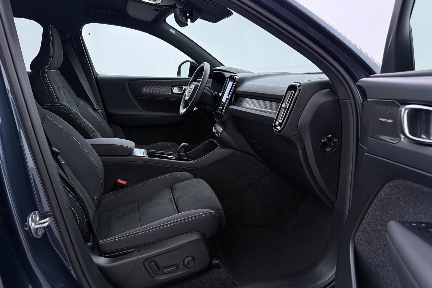 Volvo EX40 Single Motor Extended Range Plus | 82 kWh | Harman/Kardon | ACC | 360° Camera | Warmtepomp | Keyless | Stoel+Stuurverwarming | 19 inch