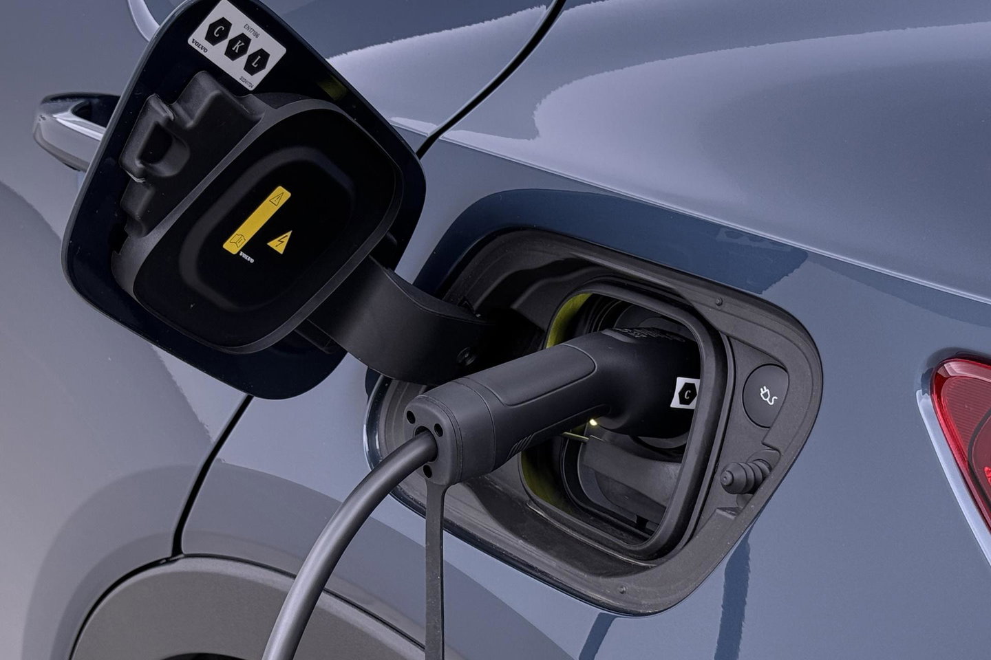 Volvo EX40 Single Motor Extended Range Plus | 82 kWh | Harman/Kardon | ACC | 360° Camera | Warmtepomp | Keyless | Stoel+Stuurverwarming | 19 inch