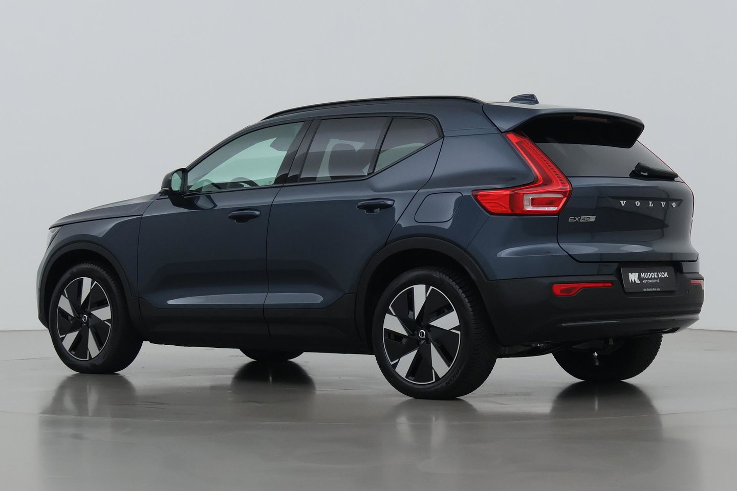Volvo EX40 Single Motor Extended Range Plus | 82 kWh | Harman/Kardon | ACC | 360° Camera | Warmtepomp | Keyless | Stoel+Stuurverwarming | 19 inch