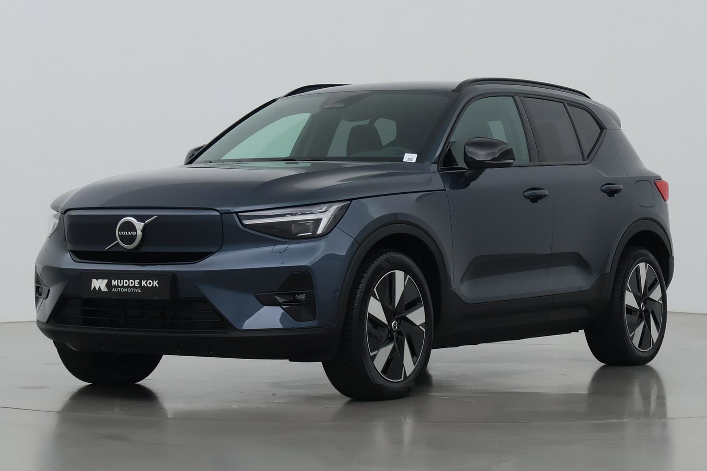 Volvo EX40 Single Motor Extended Range Plus | 82 kWh | Harman/Kardon | ACC | 360° Camera | Warmtepomp | Keyless | Stoel+Stuurverwarming | 19 inch