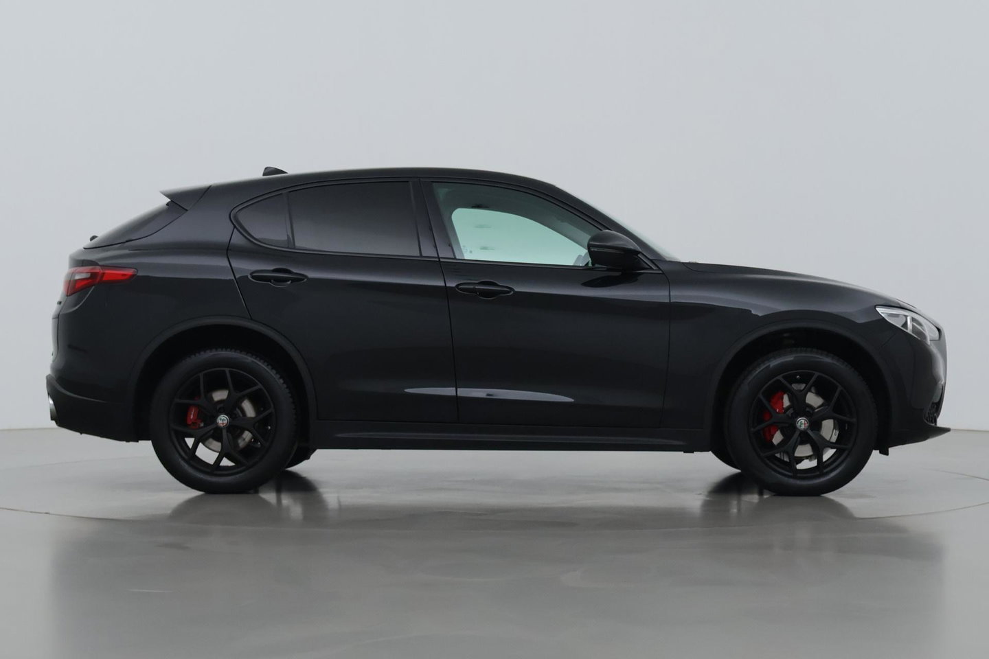 Alfa Romeo Stelvio 2.0T AWD Super | ACC | Elektrische Stoelen+Memory | Stoel+Stuurverwarming | Camera | Dodehoekdetectie | Elektrische Achterklep | Leder