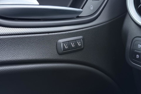 Alfa Romeo Stelvio 2.0T AWD Super | ACC | Elektrische Stoelen+Memory | Stoel+Stuurverwarming | Camera | Dodehoekdetectie | Elektrische Achterklep | Leder