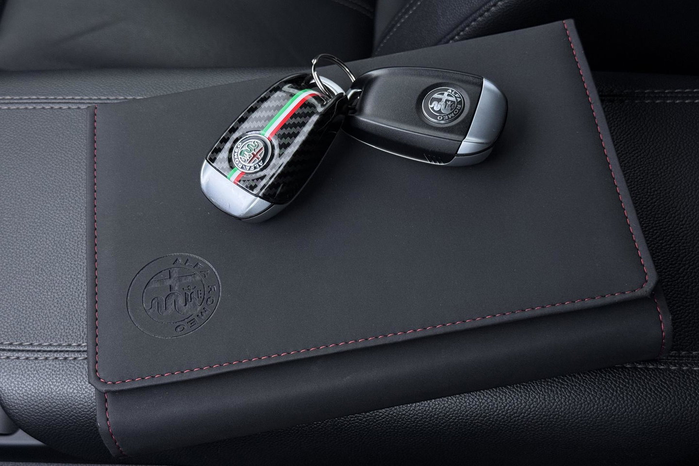 Alfa Romeo Stelvio 2.0T AWD Super | ACC | Elektrische Stoelen+Memory | Stoel+Stuurverwarming | Camera | Dodehoekdetectie | Elektrische Achterklep | Leder