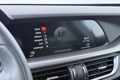 Alfa Romeo Stelvio 2.0T AWD Super | ACC | Elektrische Stoelen+Memory | Stoel+Stuurverwarming | Camera | Dodehoekdetectie | Elektrische Achterklep | Leder