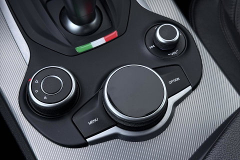 Alfa Romeo Stelvio 2.0T AWD Super | ACC | Elektrische Stoelen+Memory | Stoel+Stuurverwarming | Camera | Dodehoekdetectie | Elektrische Achterklep | Leder
