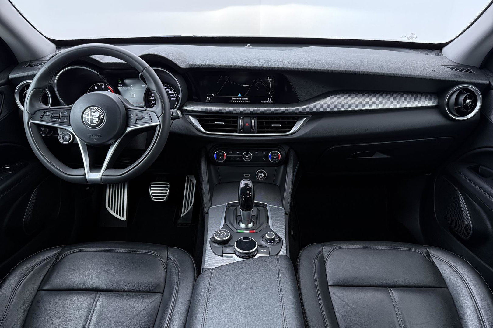 Alfa Romeo Stelvio 2.0T AWD Super | ACC | Elektrische Stoelen+Memory | Stoel+Stuurverwarming | Camera | Dodehoekdetectie | Elektrische Achterklep | Leder