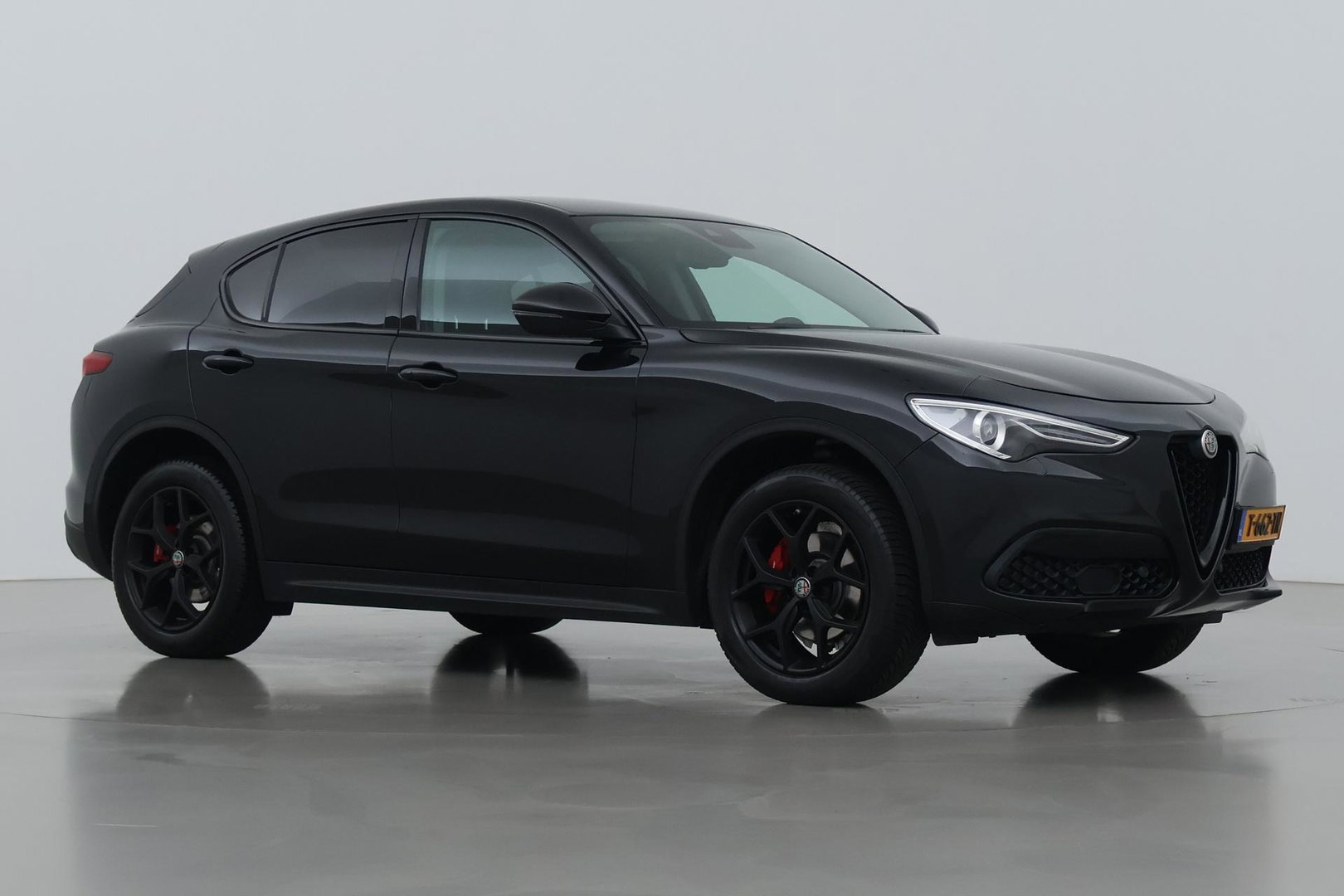 Alfa Romeo Stelvio 2.0T AWD Super | ACC | Elektrische Stoelen+Memory | Stoel+Stuurverwarming | Camera | Dodehoekdetectie | Elektrische Achterklep | Leder