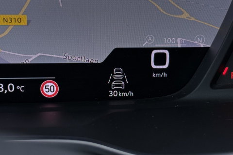 Audi Q3 40 TFSI Quattro Business Edition | Panoramadak | 360° Camera | Keyless | BLIS | Elektrische Stoelen | Stoel+Stuurverwarming | ACC
