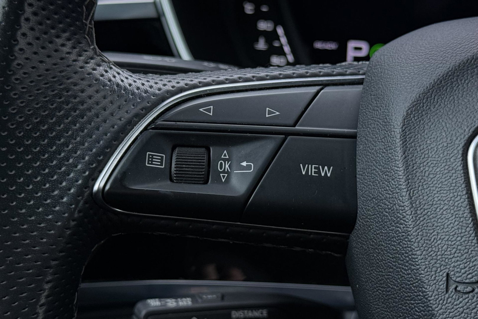 Audi Q3 40 TFSI Quattro Business Edition | Panoramadak | 360° Camera | Keyless | BLIS | Elektrische Stoelen | Stoel+Stuurverwarming | ACC