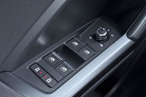 Audi Q3 40 TFSI Quattro Business Edition | Panoramadak | 360° Camera | Keyless | BLIS | Elektrische Stoelen | Stoel+Stuurverwarming | ACC