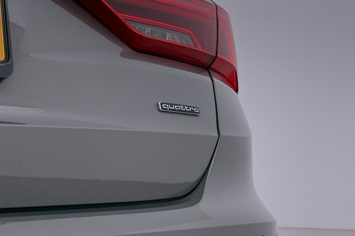 Audi Q3 40 TFSI Quattro Business Edition | Panoramadak | 360° Camera | Keyless | BLIS | Elektrische Stoelen | Stoel+Stuurverwarming | ACC