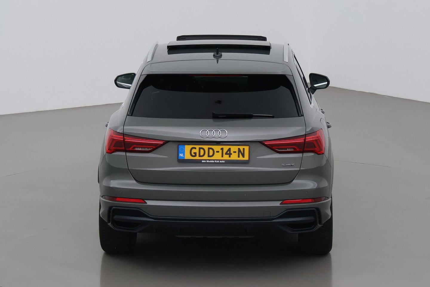 Audi Q3 40 TFSI Quattro Business Edition | Panoramadak | 360° Camera | Keyless | BLIS | Elektrische Stoelen | Stoel+Stuurverwarming | ACC