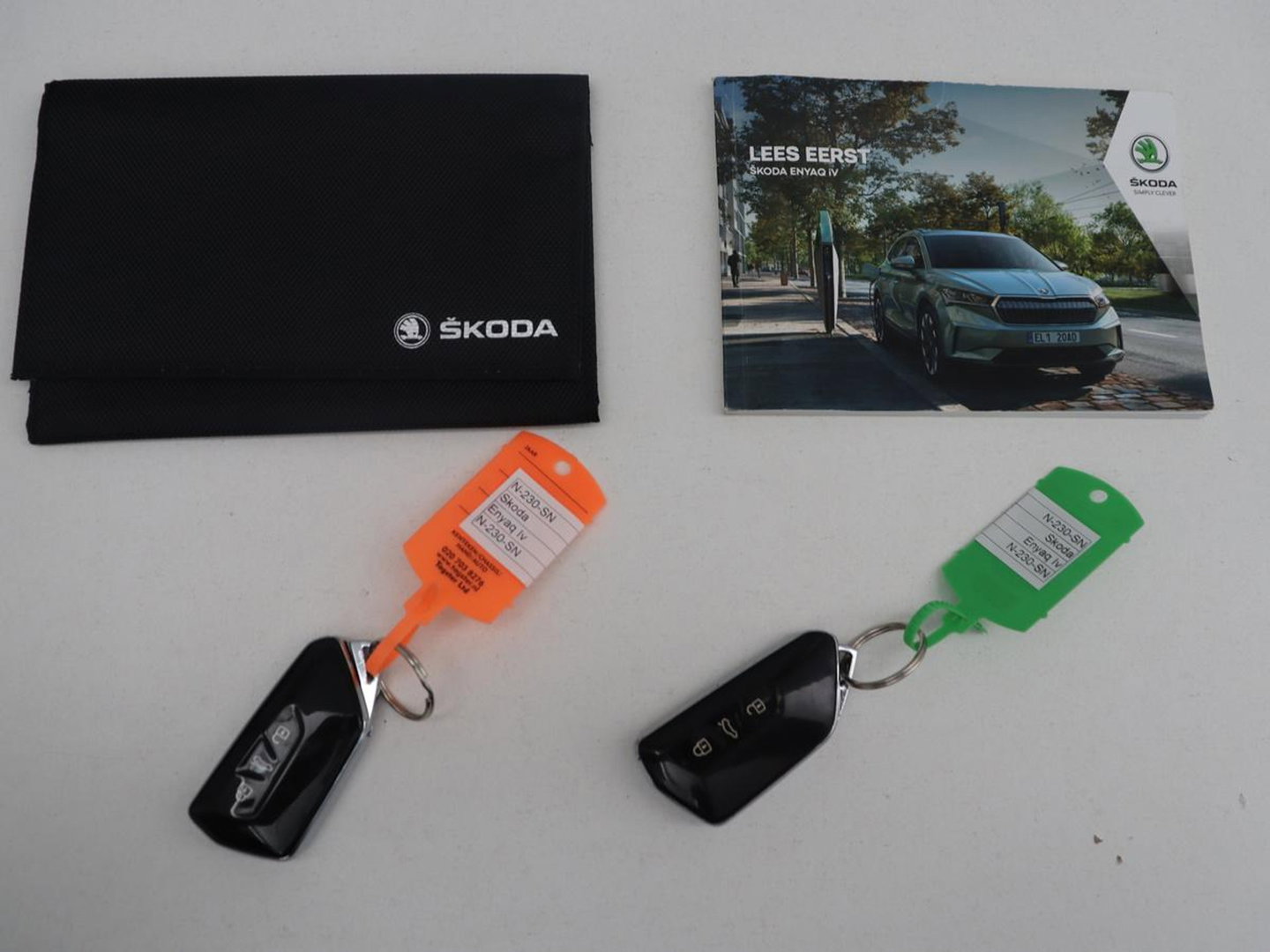 Škoda Enyaq iV 60 | SOH 93,0% | Half leder | Cruise control | Carplay | Climate control | Lane assist | Park assist | Trekhaak | Sfeerverlichting | Navigatie | Bluetooth