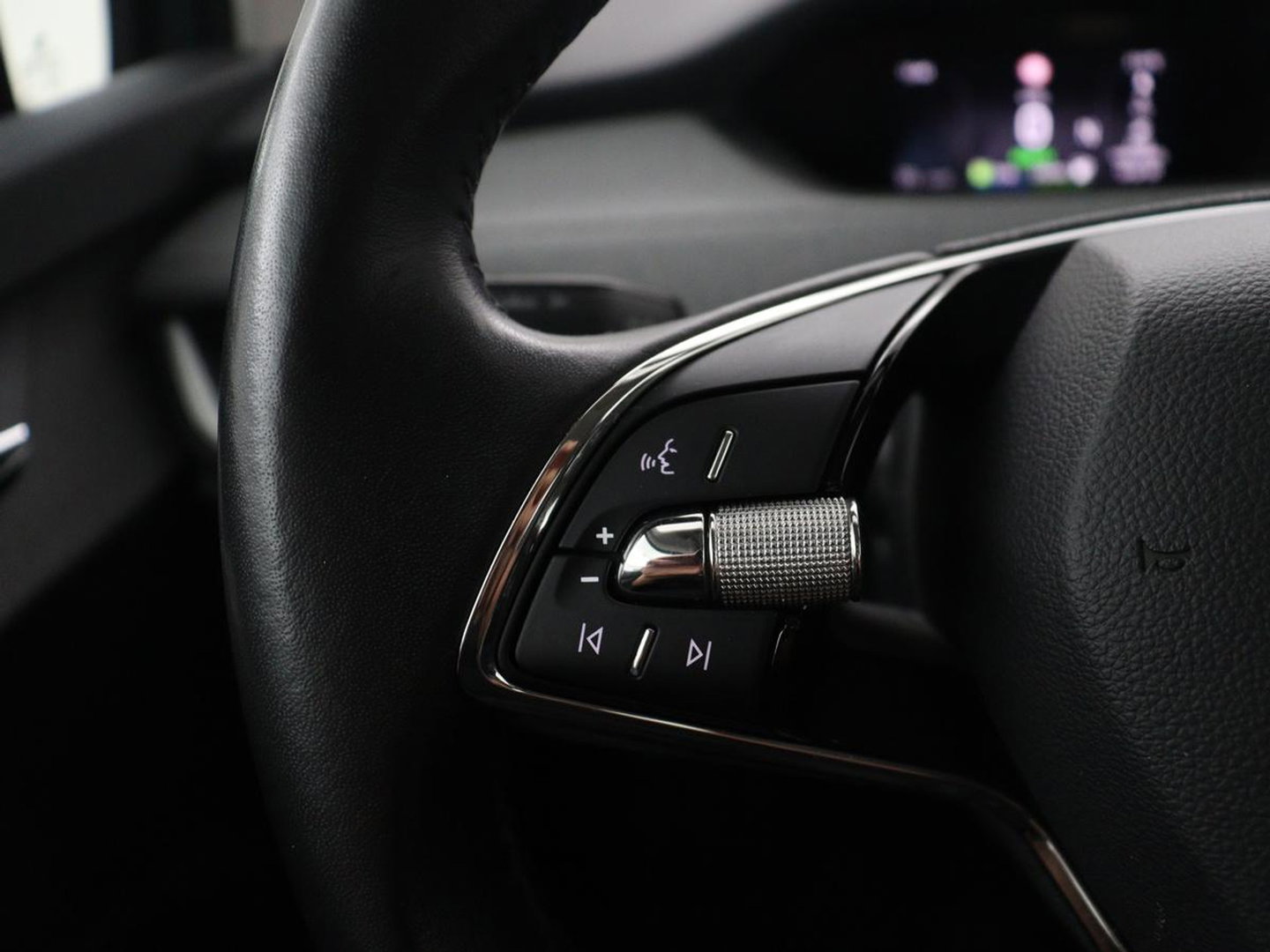 Škoda Enyaq iV 60 | SOH 93,0% | Half leder | Cruise control | Carplay | Climate control | Lane assist | Park assist | Trekhaak | Sfeerverlichting | Navigatie | Bluetooth