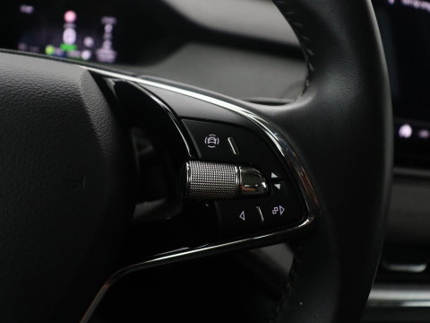 Škoda Enyaq iV 60 | SOH 93,0% | Half leder | Cruise control | Carplay | Climate control | Lane assist | Park assist | Trekhaak | Sfeerverlichting | Navigatie | Bluetooth