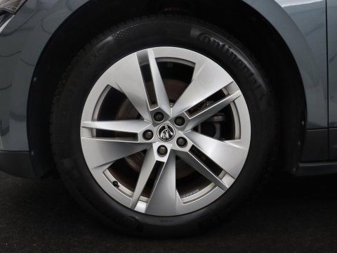 Škoda Enyaq iV 60 | SOH 93,0% | Half leder | Cruise control | Carplay | Climate control | Lane assist | Park assist | Trekhaak | Sfeerverlichting | Navigatie | Bluetooth